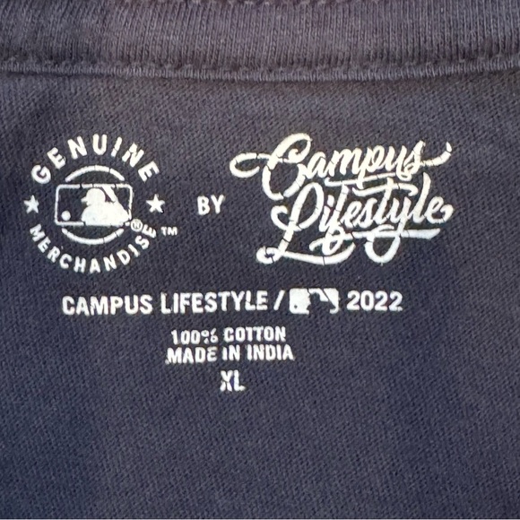 Detroit Tigers Women's Navy Short Sleeve Tee - Picture 2 of 2